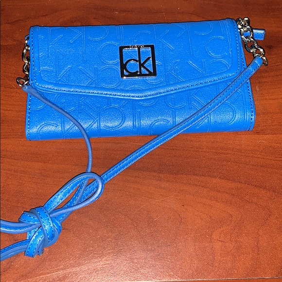 Calvin Klein wallet/crossbody - Picture 1 of 2